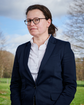 Anne VELLAY